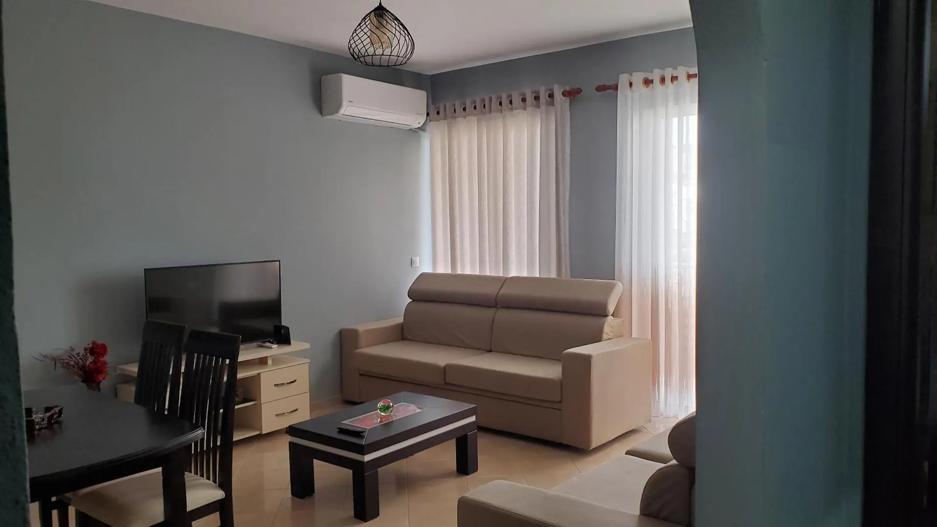 Skapeta Apartments Саранда